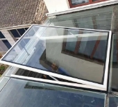 四川电动天窗注重安全性和节能性能